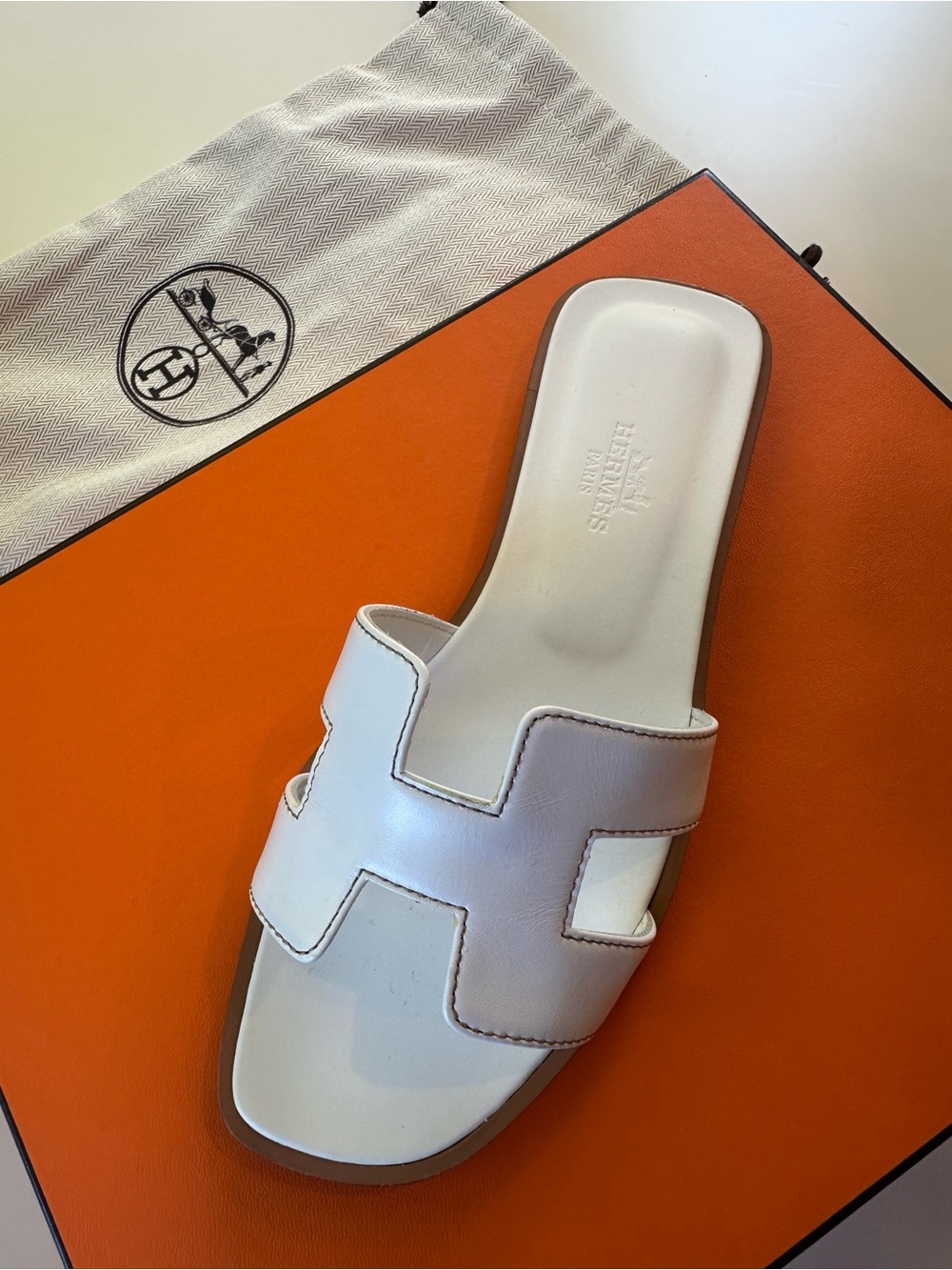 Hermes White Oran Sandals Size 35 - Picture 14 of 14